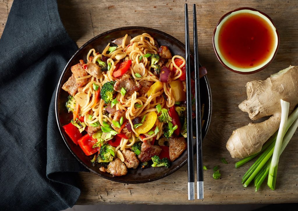 noodles-with-meat-and-vegetables-PFLXE6Q-min